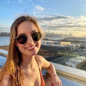 Meet your Posher, Julia